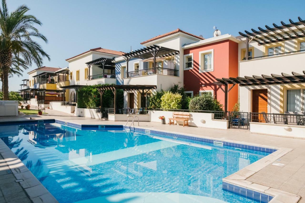 Aphrodite Gardens No.9 Luxury Apt Paphos Eksteriør bilde