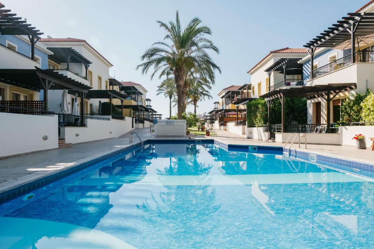 Aphrodite Gardens No.9 Luxury Apt Paphos Eksteriør bilde
