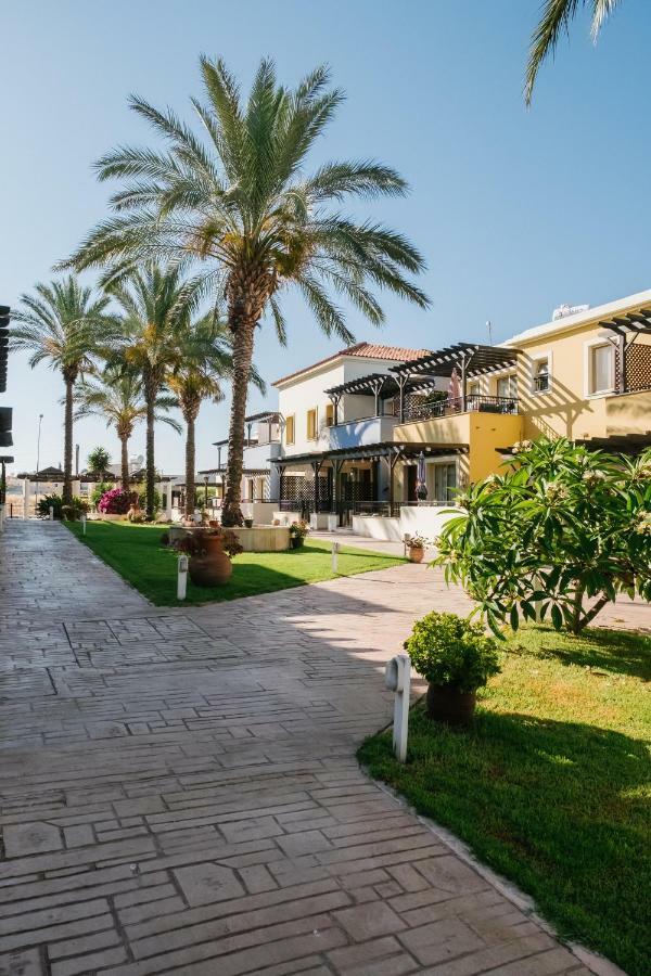 Aphrodite Gardens No.9 Luxury Apt Paphos Eksteriør bilde